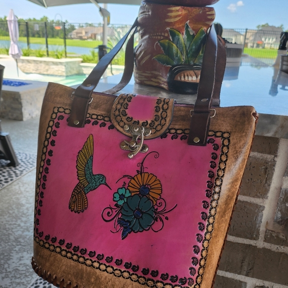 Hand Tooled Hammingbird Shoulder Handbag - Picture 6 of 16